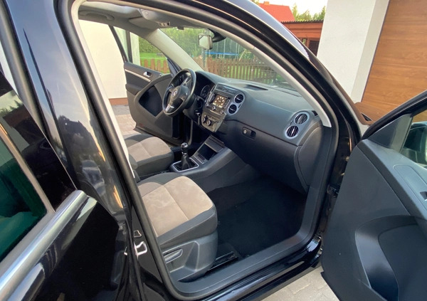 Volkswagen Tiguan cena 42900 przebieg: 247497, rok produkcji 2012 z Chełmno małe 407